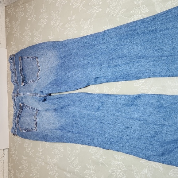 Old Navy Jeans - Picture 7 of 8